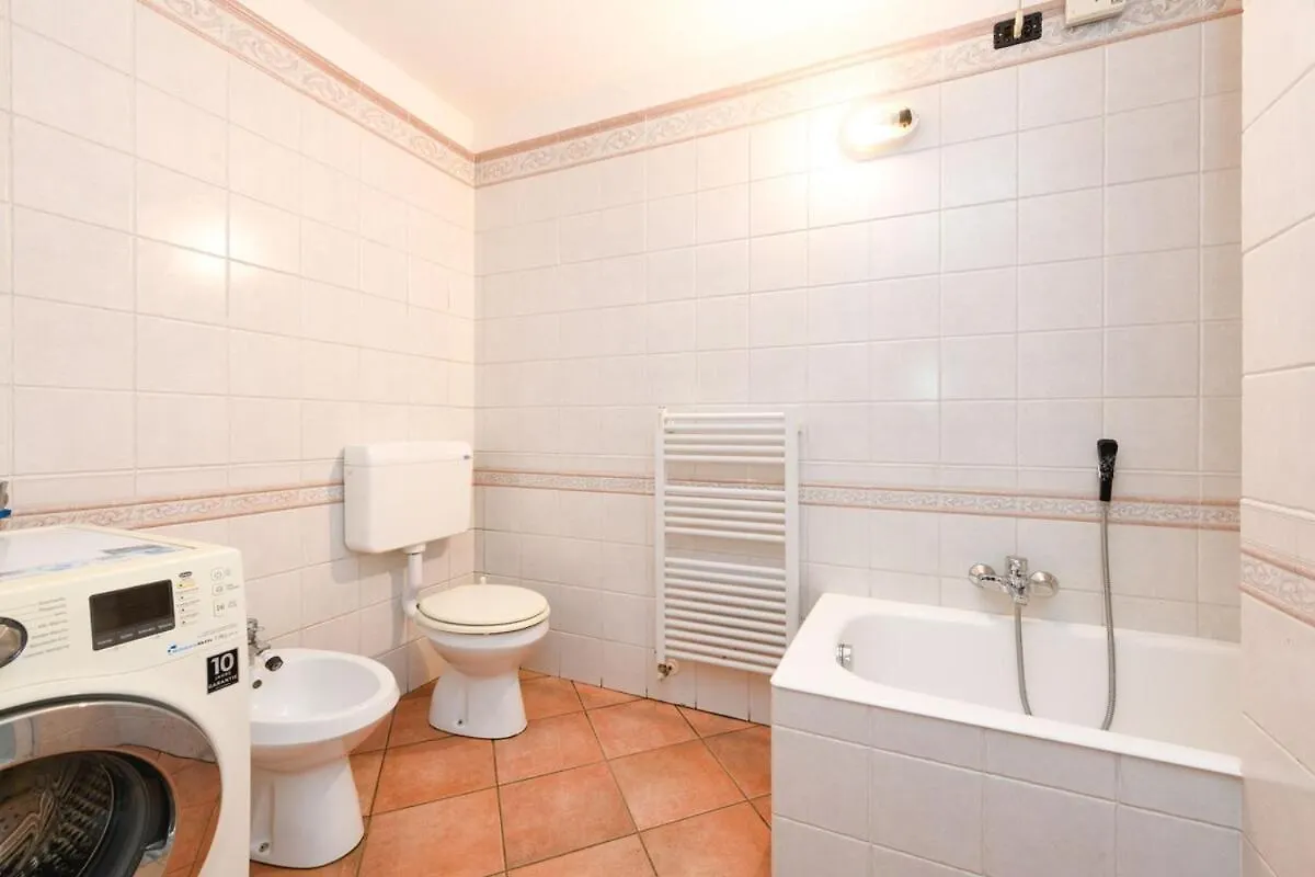 Appartement Tignale - Charme Rustico, Vista Lago Con Parcheggio
